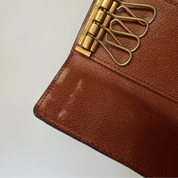 LOUIS VUITTON Monogram 4 Ring Key Holder - Picture 8 of 9